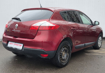 Подержанный автомобиль Renault Megane Hatchback 2014 года (5 фото)