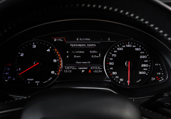 Подержанный автомобиль Audi Q7 2018 года (16 фото)