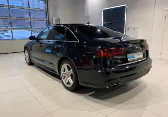 Подержанный автомобиль Audi A6 Sedan 2017 года (7 фото)