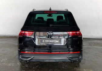 Подержанный автомобиль Volkswagen Tiguan 2021 года (6 фото)