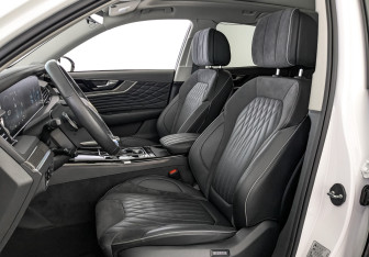 Подержанный автомобиль Hongqi HS5 2023 года (20 фото)