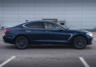 Подержанный автомобиль Genesis G70 2018 года (4 фото)