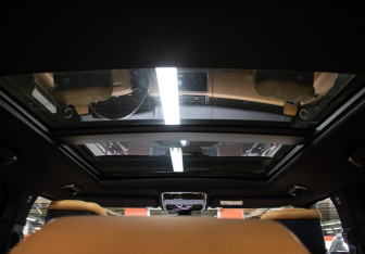 Подержанный автомобиль Land Rover Range Rover 2021 года (19 фото)