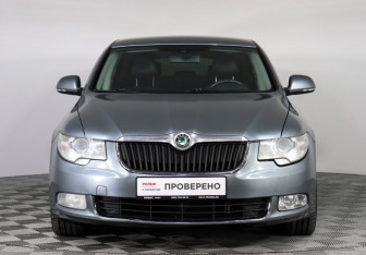 Подержанный автомобиль Skoda Superb Liftback 2012 года (2 фото)