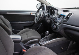 Подержанный автомобиль Kia Cerato Coupe 2012 года (9 фото)