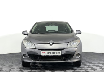 Подержанный автомобиль Renault Megane Hatchback 2012 года (2 фото)