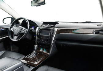 Подержанный автомобиль Toyota Camry Sedan 2016 года (7 фото)