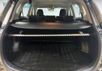 Подержанный автомобиль Toyota RAV4 2018 года (13 фото)