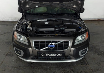 Подержанный автомобиль Volvo XC70 2011 года (17 фото)