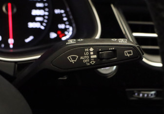 Подержанный автомобиль Audi Q7 2017 года (12 фото)