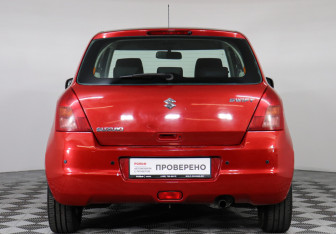 Подержанный автомобиль Suzuki Swift Hatchback 2006 года (6 фото)