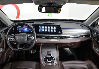 Подержанный автомобиль Chery Tiggo 8 Pro Max 2023 года (8 фото)