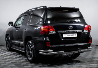 Подержанный автомобиль Toyota Land Cruiser Suv 2014 года (7 фото)