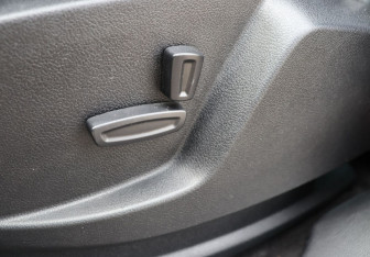 Подержанный автомобиль Ford S-MAX 2006 года (12 фото)