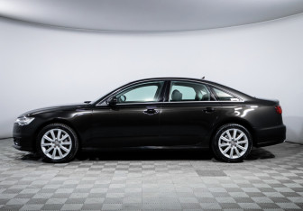 Подержанный автомобиль Audi A6 Sedan 2015 года (8 фото)