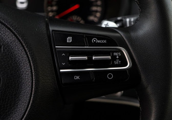 Подержанный автомобиль Kia Stinger 2018 года (29 фото)