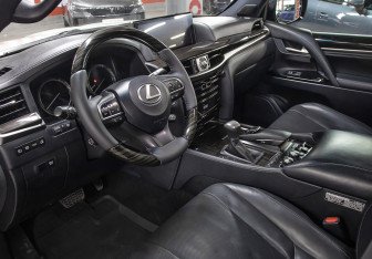 Подержанный автомобиль Lexus LX 2019 года (16 фото)