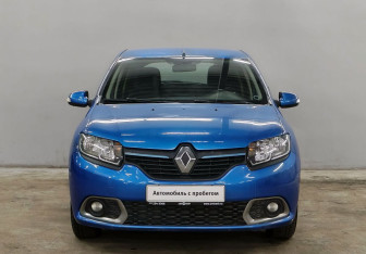 Подержанный автомобиль Renault Sandero 2016 года (2 фото)
