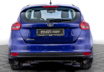 Подержанный автомобиль Ford Focus Hatchback 2016 года (6 фото)