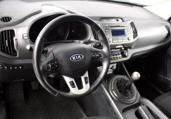 Подержанный автомобиль Kia Sportage 2012 года (13 фото)