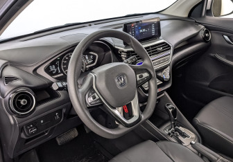 Подержанный автомобиль Changan Alsvin 2023 года (15 фото)