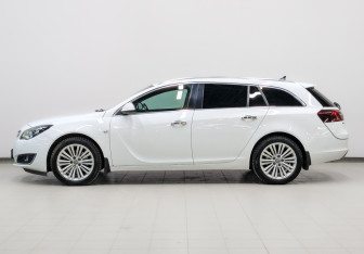 Подержанный автомобиль Opel Insignia Wagon 2014 года (8 фото)