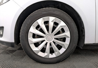 Подержанный автомобиль Ford Focus Hatchback 2019 года (18 фото)