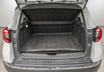 Подержанный автомобиль Renault Kaptur 2020 года (10 фото)