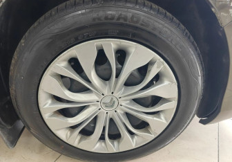 Подержанный автомобиль Citroen C4 Sedan 2013 года (9 фото)