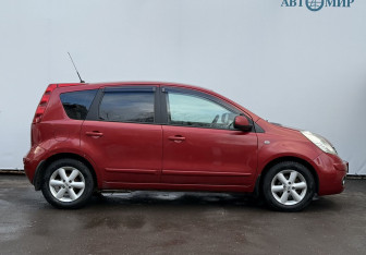 Подержанный автомобиль Nissan Note 2008 года (4 фото)