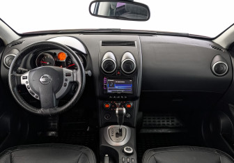 Подержанный автомобиль Nissan Qashqai 2008 года (14 фото)