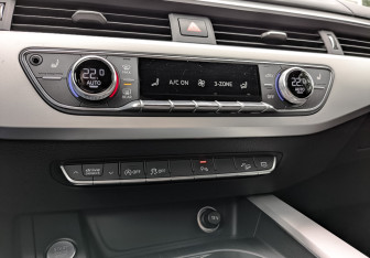 Подержанный автомобиль Audi A4 allroad 2019 года (25 фото)
