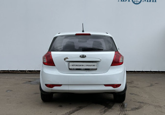 Подержанный автомобиль Kia Ceed Hatchback 2011 года (6 фото)