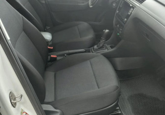 Подержанный автомобиль Skoda Rapid Liftback 2019 года (18 фото)