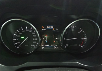 Подержанный автомобиль Land Rover Range Rover Evoque 2013 года (16 фото)