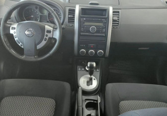 Подержанный автомобиль Nissan X-Trail 2008 года (10 фото)
