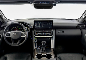 Подержанный автомобиль Toyota Land Cruiser Suv 2022 года (14 фото)