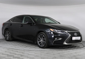 Подержанный автомобиль Lexus ES 2015 года (3 фото)