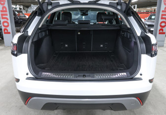 Подержанный автомобиль Land Rover Range Rover Velar 2019 года (10 фото)