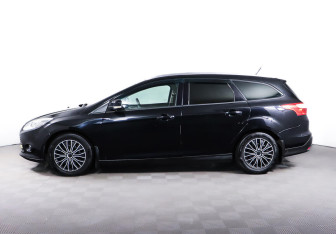 Подержанный автомобиль Ford Focus Wagon 2012 года (3 фото)