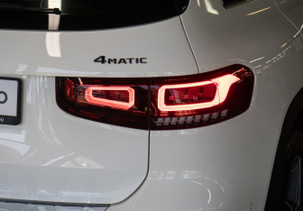 Подержанный автомобиль Mercedes-Benz GLB 2020 года (25 фото)