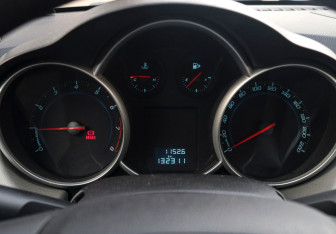 Подержанный автомобиль Chevrolet Cruze Sedan 2011 года (12 фото)