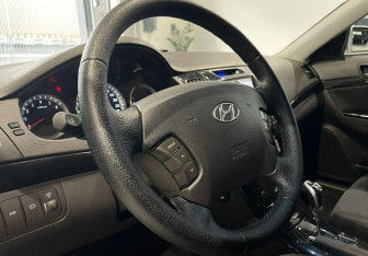 Подержанный автомобиль Hyundai Sonata 2008 года (13 фото)