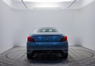 Подержанный автомобиль Peugeot 508 Sedan 2012 года (6 фото)
