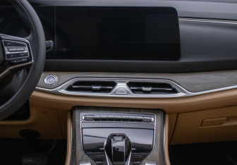 Подержанный автомобиль Evolute i-SPACE 2024 года (15 фото)