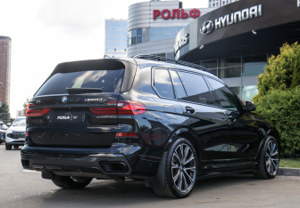 Подержанный автомобиль BMW X7 2019 года (4 фото)