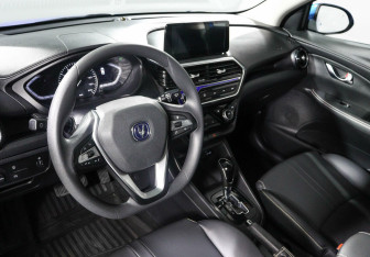 Подержанный автомобиль Changan Alsvin 2023 года (7 фото)