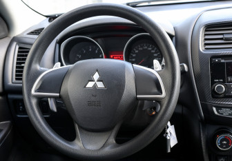 Подержанный автомобиль Mitsubishi ASX 2014 года (16 фото)