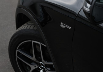 Подержанный автомобиль Mercedes-Benz GLC AMG 2016 года (25 фото)