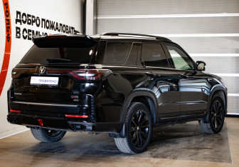 Подержанный автомобиль Changan CS95 2023 года (4 фото)